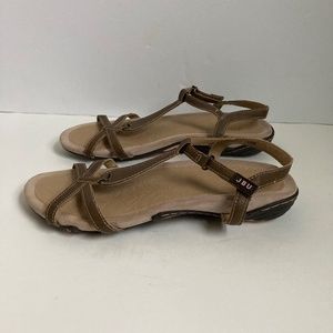JBU Women’s sandals size 10